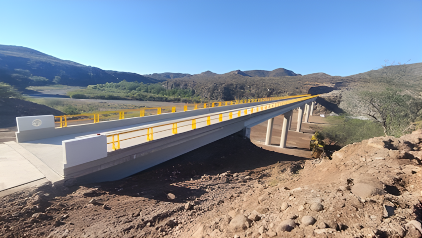 Puente Las Chispas sobre Río Sonora